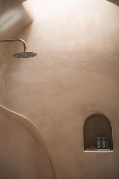 Вилла Akri Santorini With Heated Jacuzzi Emporio  Экстерьер фото