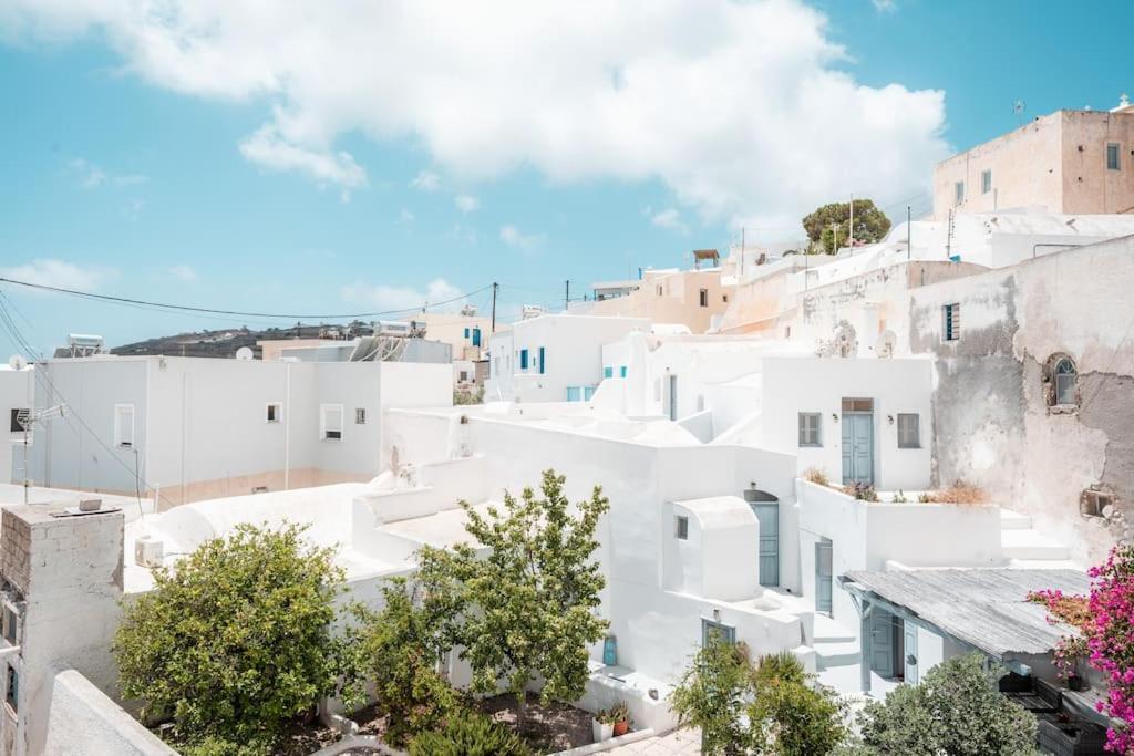 Вилла Akri Santorini With Heated Jacuzzi Emporio  Экстерьер фото