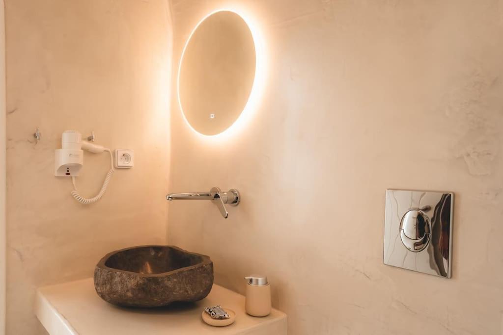 Вилла Akri Santorini With Heated Jacuzzi Emporio  Экстерьер фото